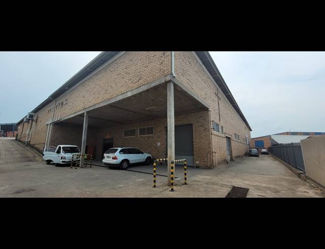 1,000M² WAREHOUSE TO LET IN RIVERSIDE PARK